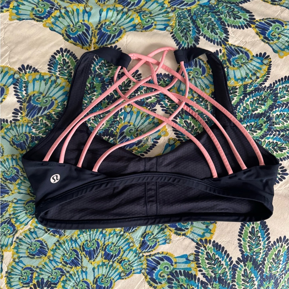Lululemon free to be bra